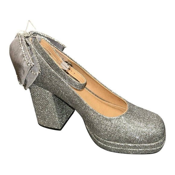 Torrid BETSEY JOHNSON SILVER BOW BACK HEEL size 7.5 (WW - WIDE WIDTH) NIB - Picture 6 of 15